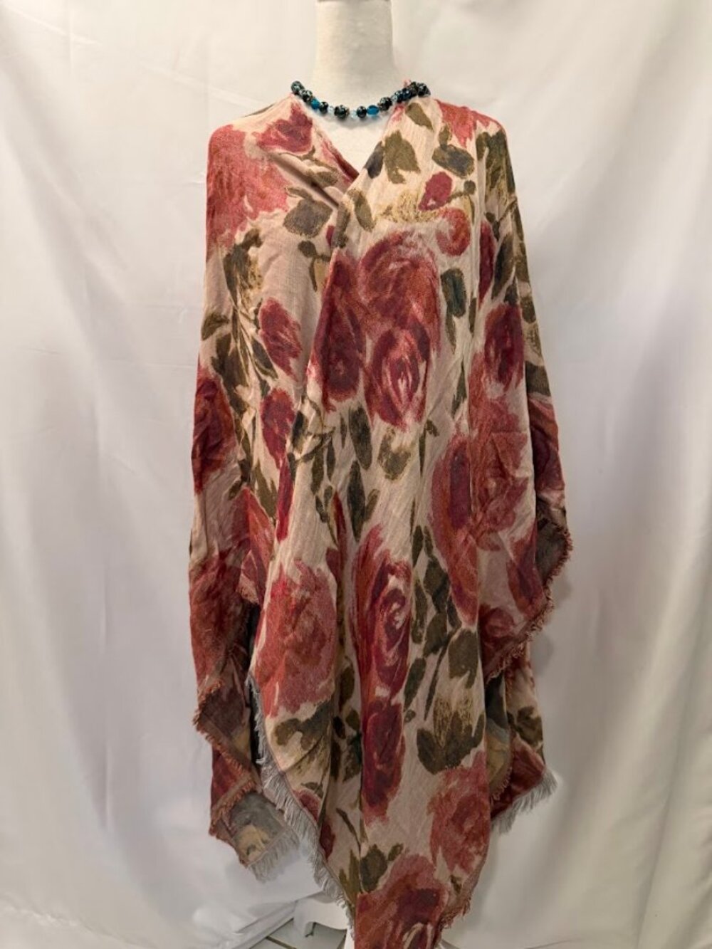 TATIENNE ROSAS Colorful Wrap/Shawl in a Vibrant Pink and Red Rose Floral Pattern